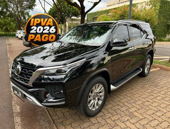 TOYOTA HILUX SW4 2.8 D-4D TURBO DIESEL SRX 7L 4X4 AUTOMÁTICO